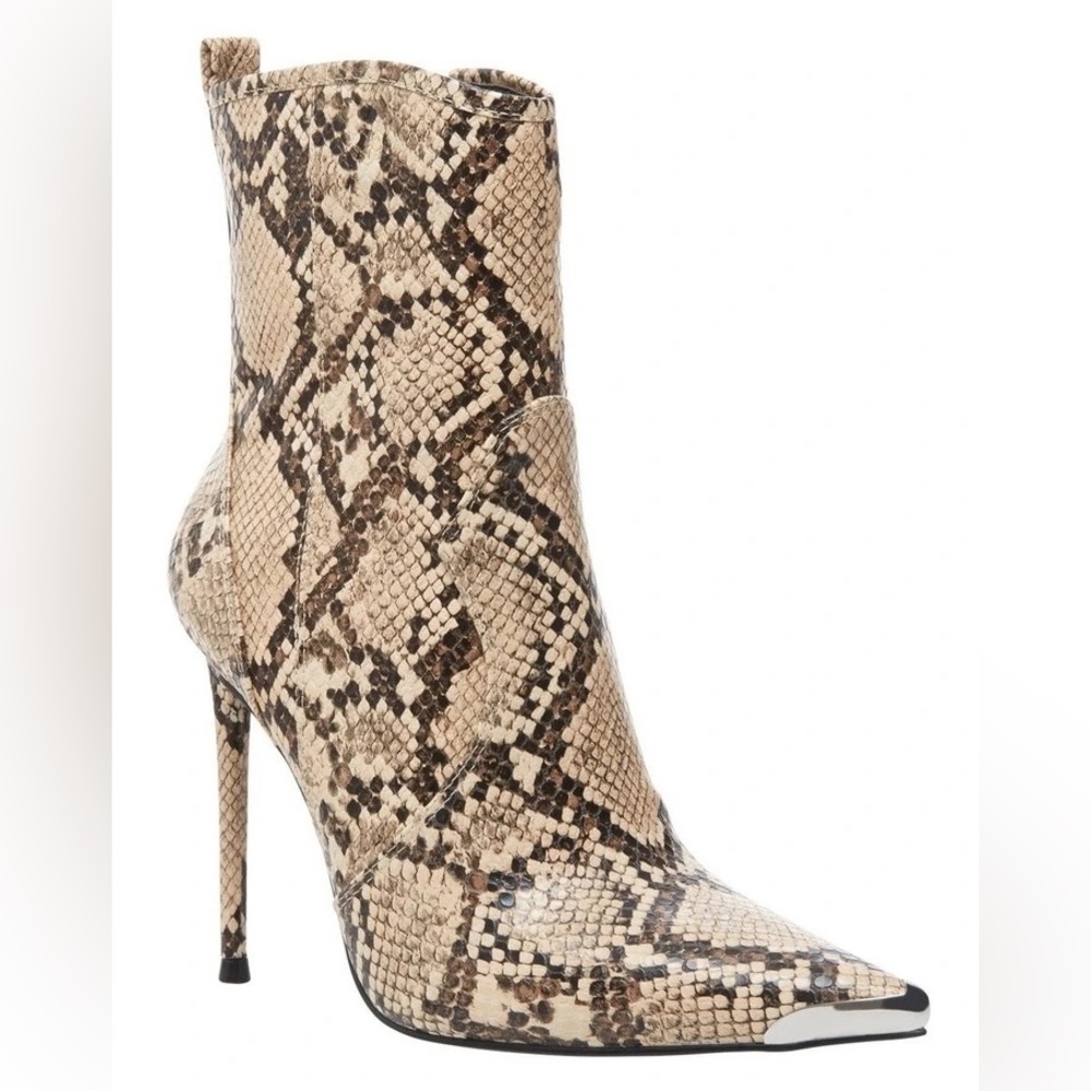 NEW Steve Madden x Winnie Harlow ankle boots